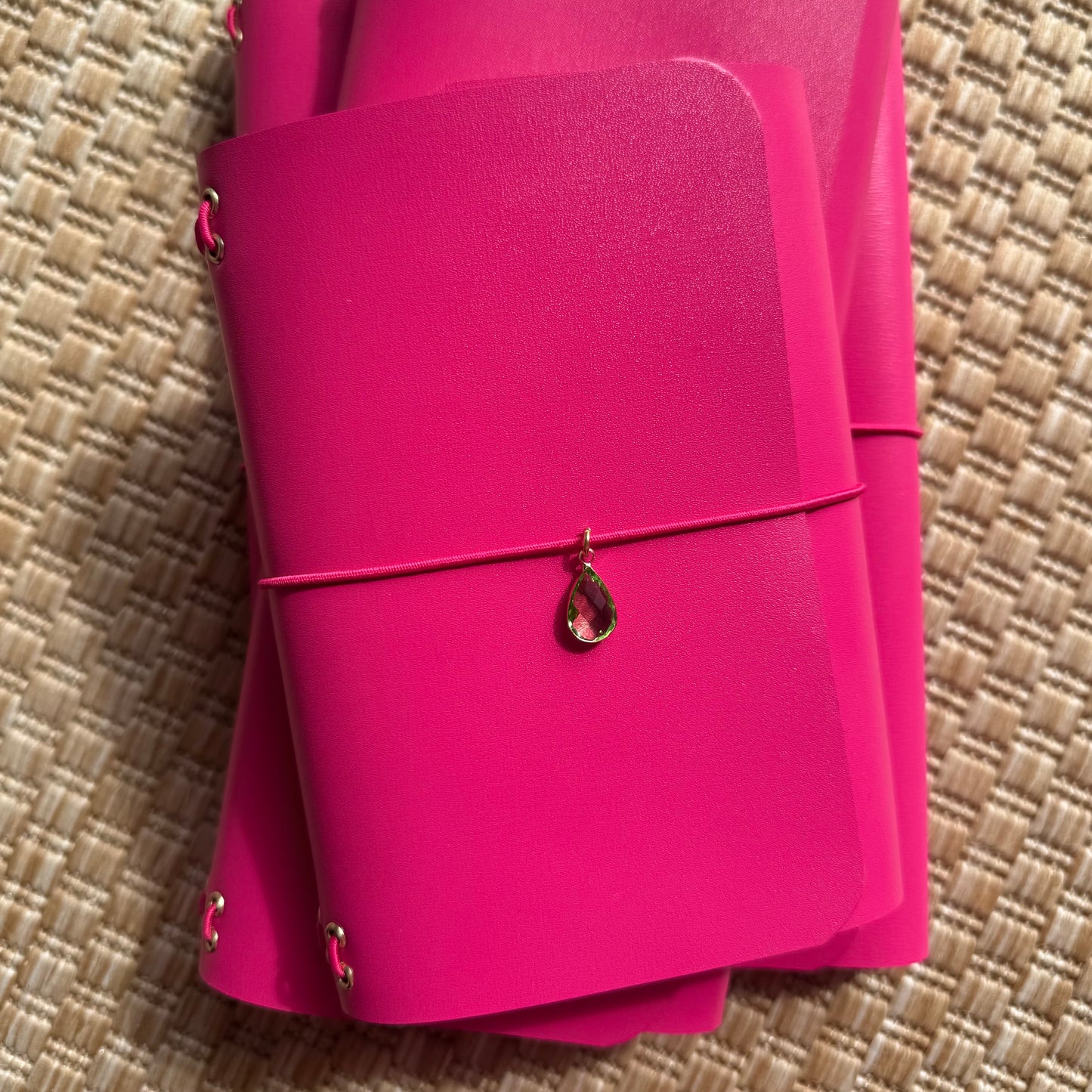 Le Petit Cuir - Fuschia