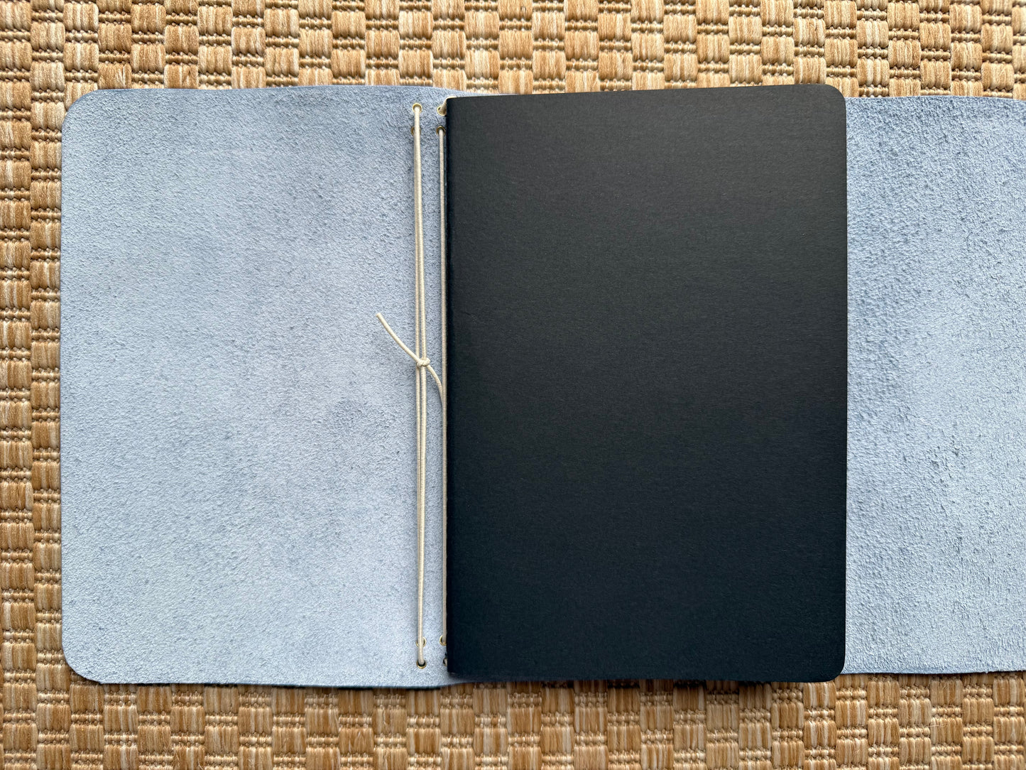 Le Petit Cuir - Merville